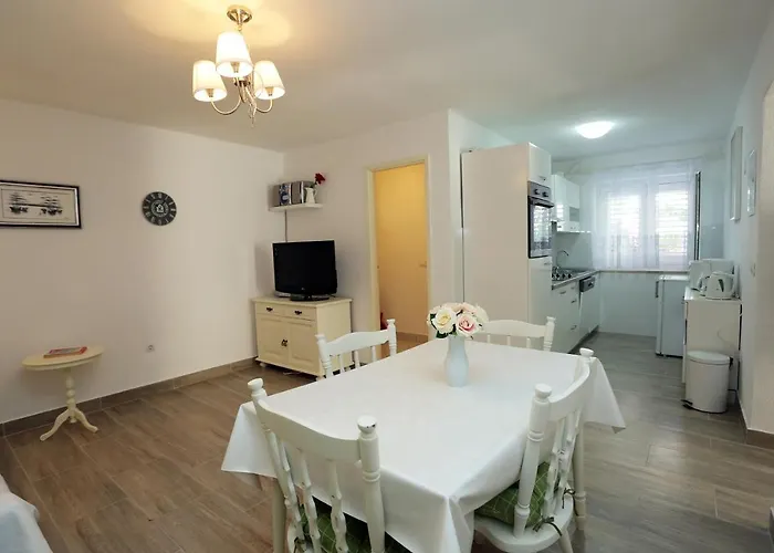 With Parking Space Supetar, Brac - 5385 Appartement