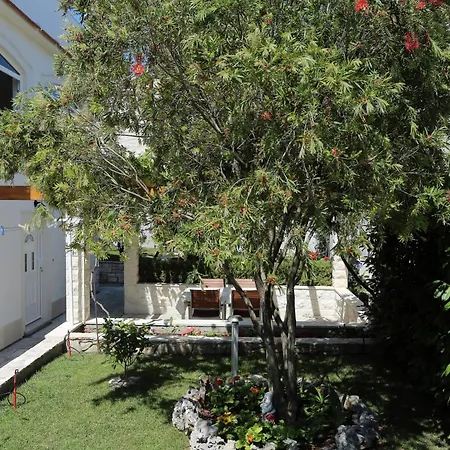 Apartamento With Parking Space Supetar, Brac - 5385 Supetar