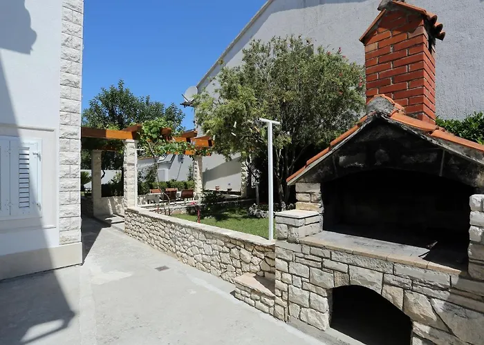 With Parking Space Supetar, Brac - 5385 Apartamento Supetar