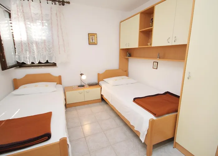 With Parking Space Supetar, Brac - 5385 Apartamento Supetar
