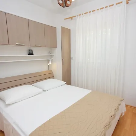 Apartment With Parking Space Supetar, Brac - 5385 Supetar