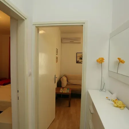 Apartment With Parking Space Supetar, Brac - 5385 Supetar