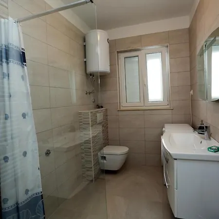 Apartment With Parking Space Supetar, Brac - 5385 Supetar